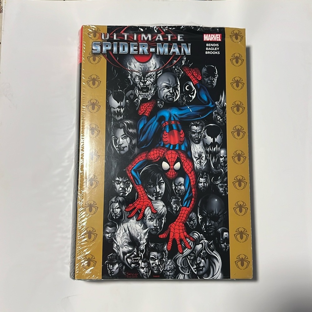 Ultimate spider-man book